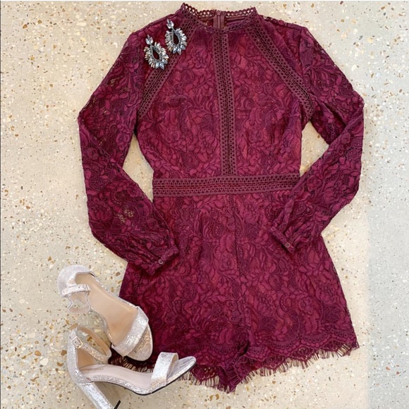 BB DAKOTA Lace LS Romper - Picture 1 of 2